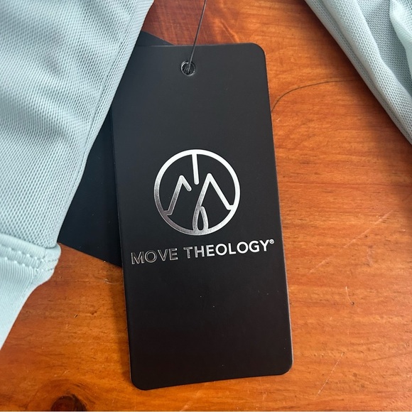 NWT MOVE THEOLOGY Blue Mist Mesh Layer Up Long Sleeve Top Medium Sheer Shelf Bra - Picture 11 of 12